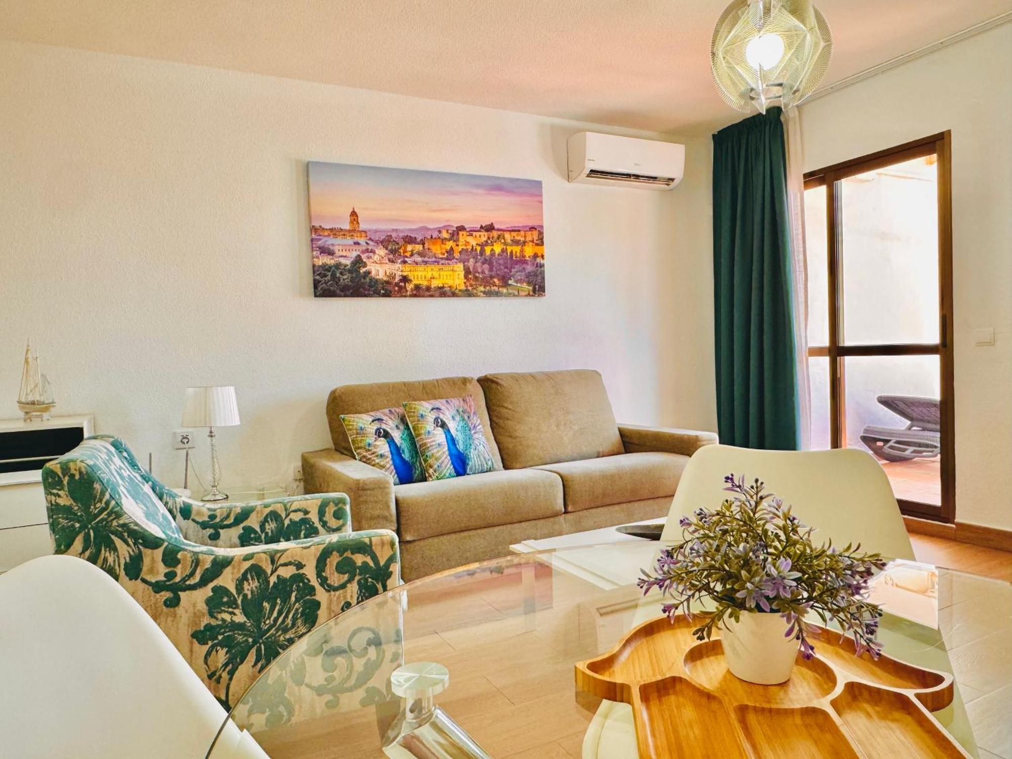 Pueblo Evita Premium Suites Benalmádena Eksteriør billede