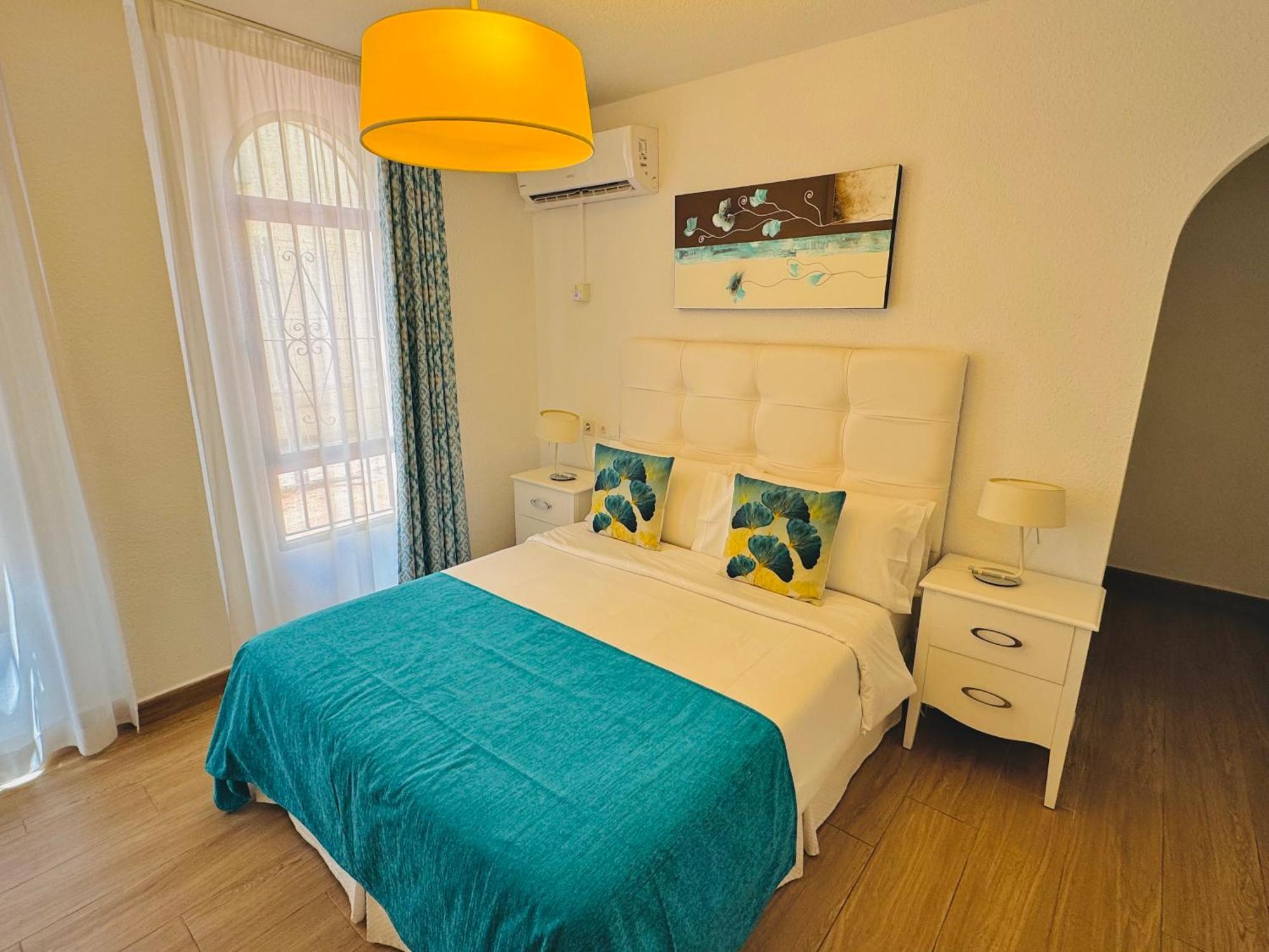 Pueblo Evita Premium Suites Benalmádena Eksteriør billede