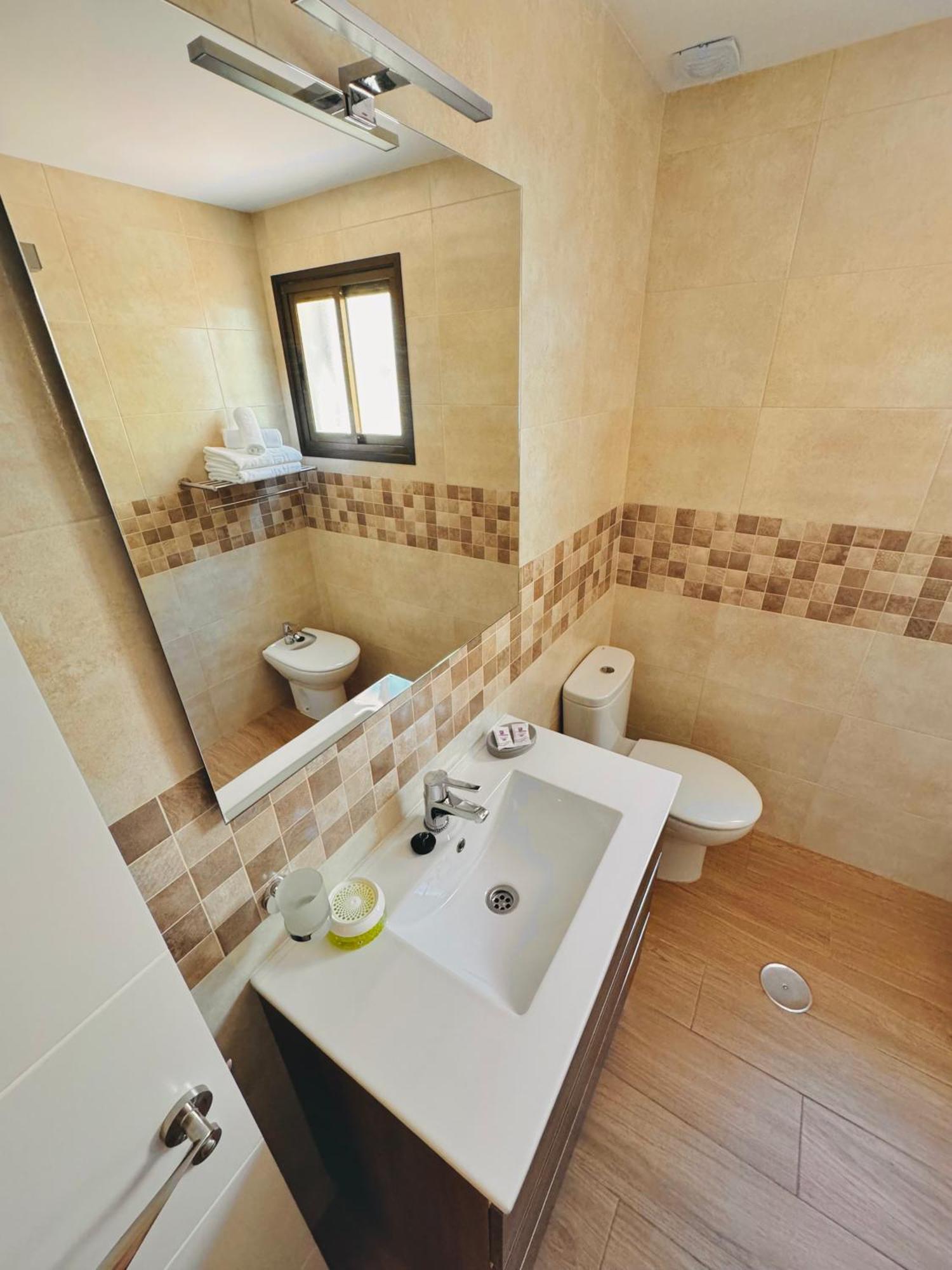 Pueblo Evita Premium Suites Benalmádena Eksteriør billede