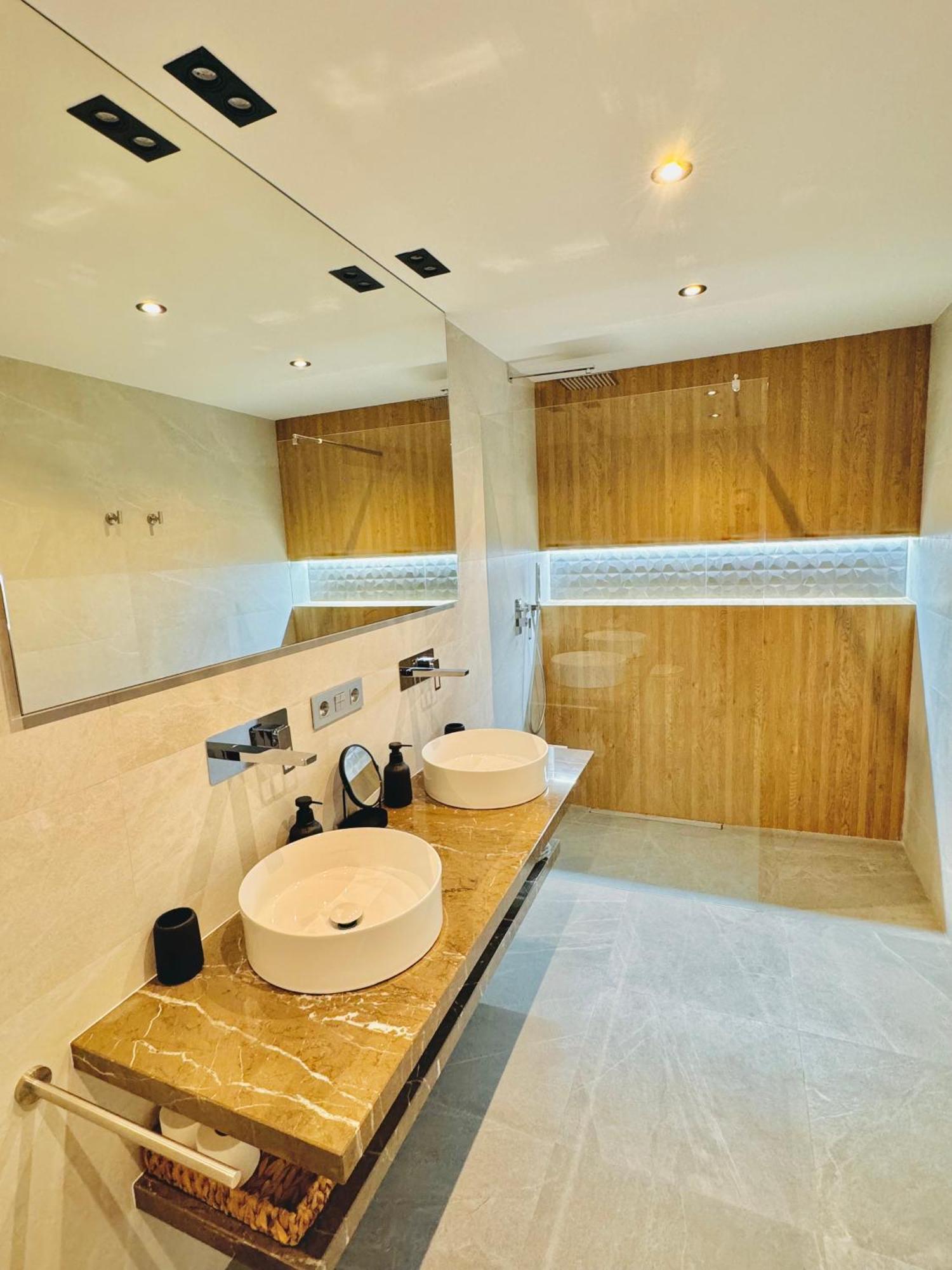 Pueblo Evita Premium Suites Benalmádena Eksteriør billede