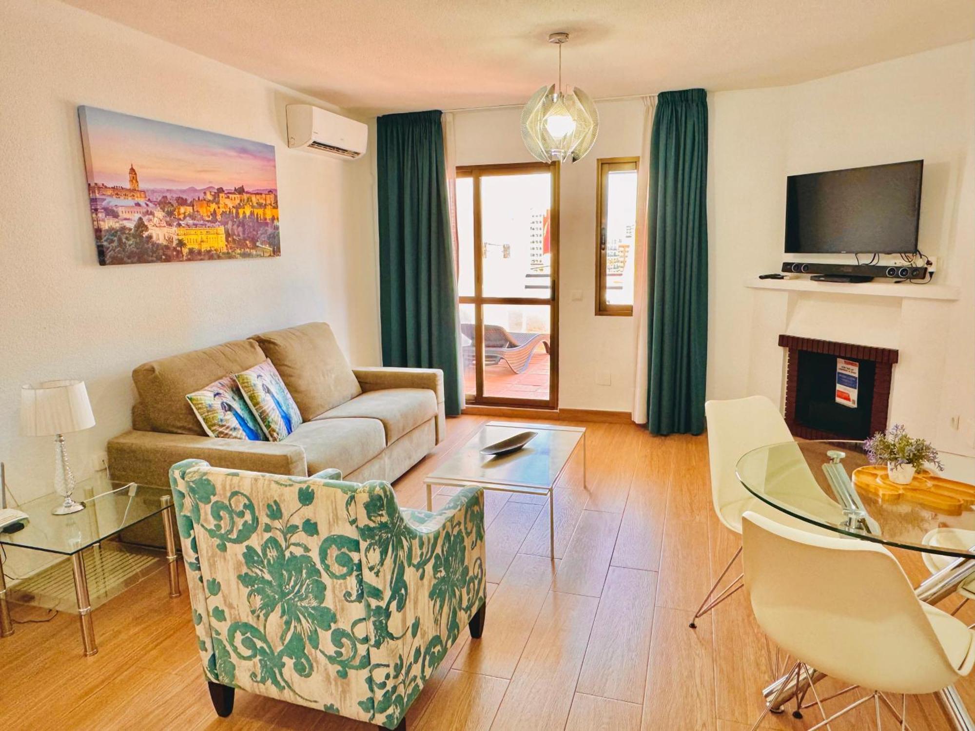 Pueblo Evita Premium Suites Benalmádena Eksteriør billede