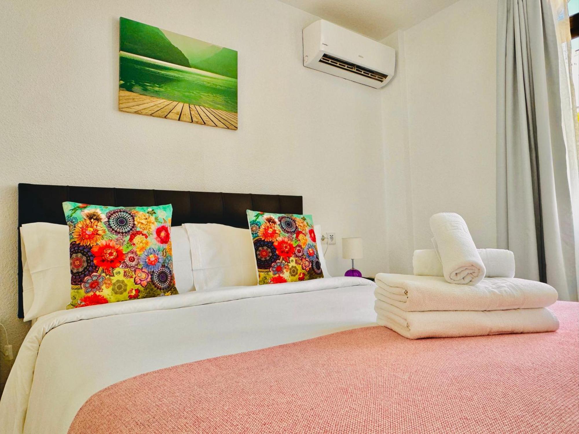 Pueblo Evita Premium Suites Benalmádena Eksteriør billede