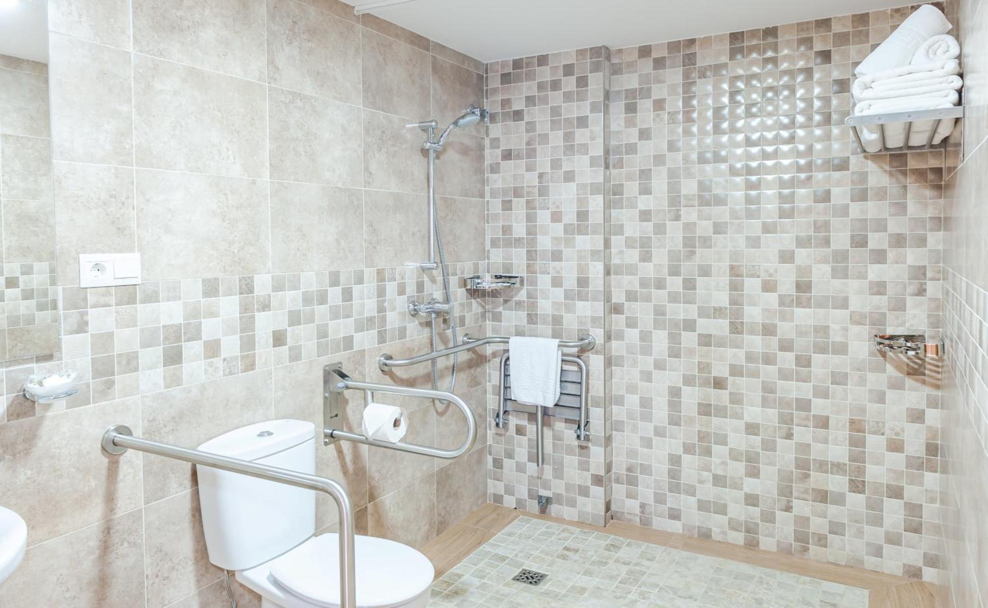 Pueblo Evita Premium Suites Benalmádena Eksteriør billede
