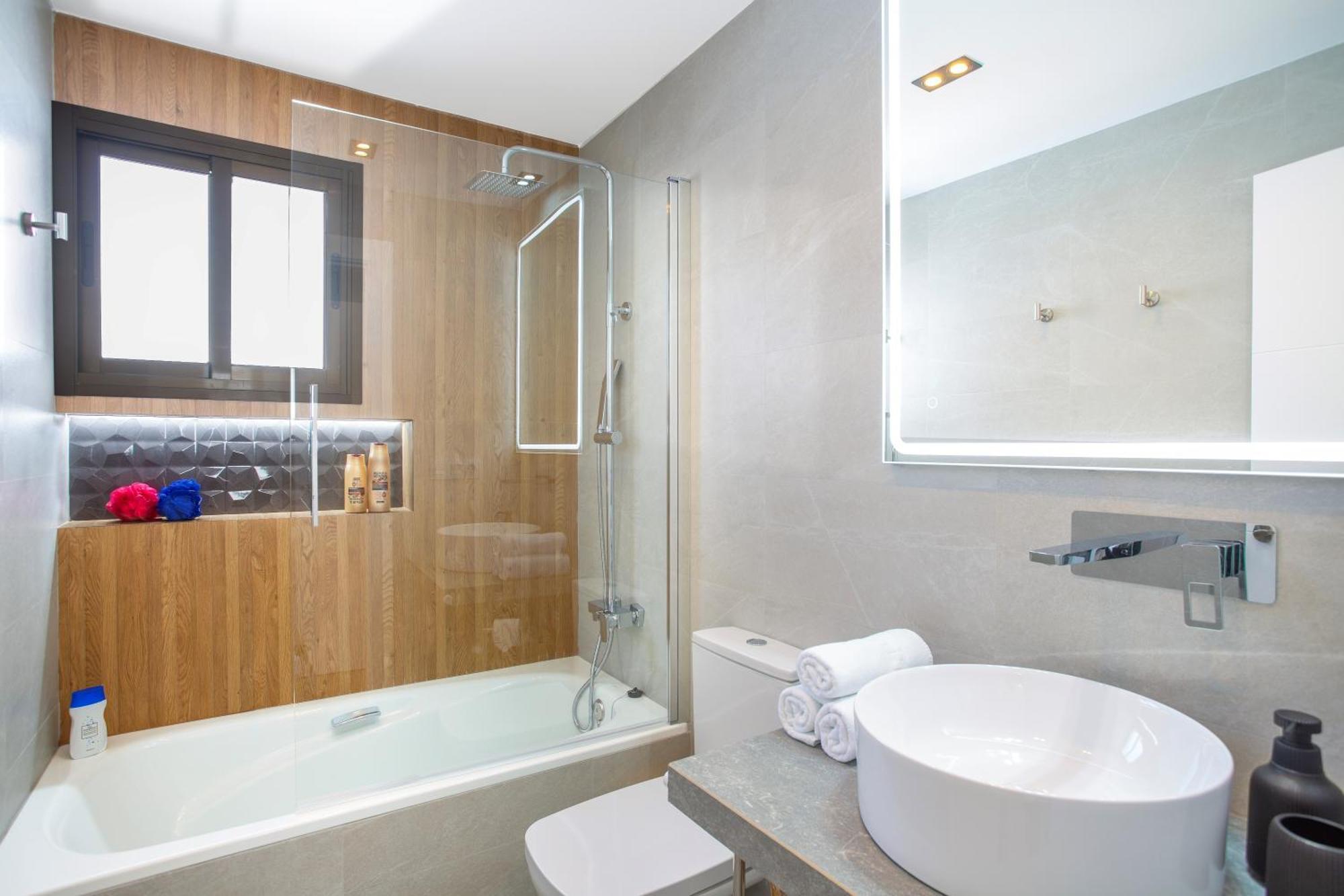 Pueblo Evita Premium Suites Benalmádena Eksteriør billede