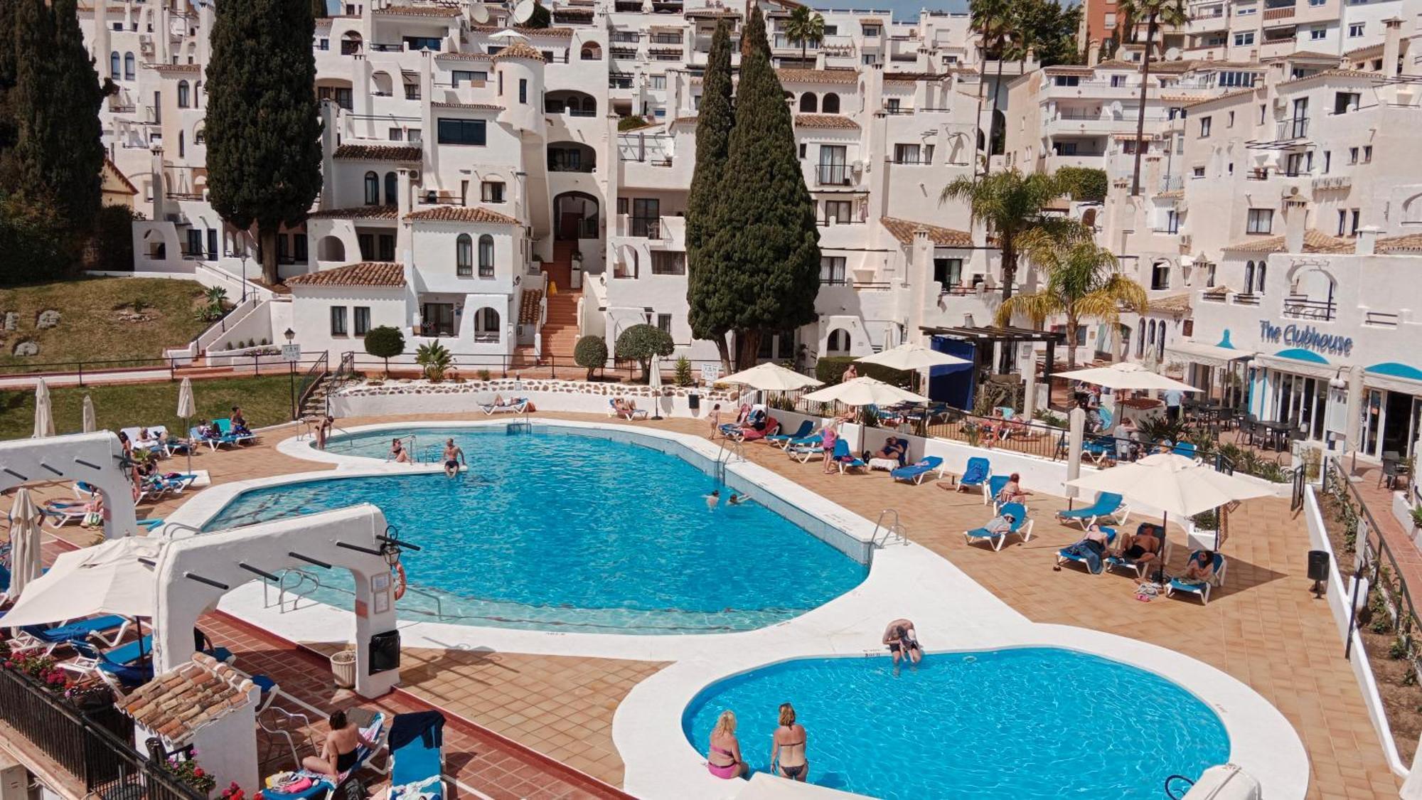 Pueblo Evita Premium Suites Benalmádena Eksteriør billede